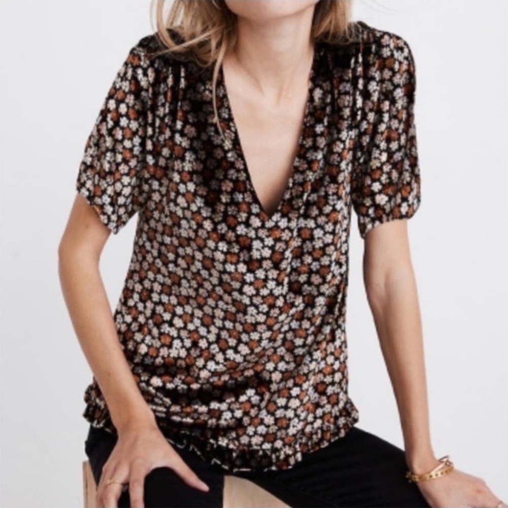 Madewell black floral velvet top with tulip sleeves - Picture 2 of 10